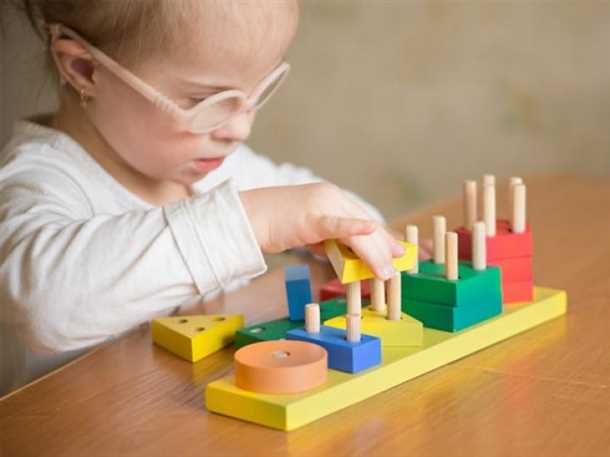 Отклонения в координации движений, задержки в развитии, проблемы с мелкой моторикой